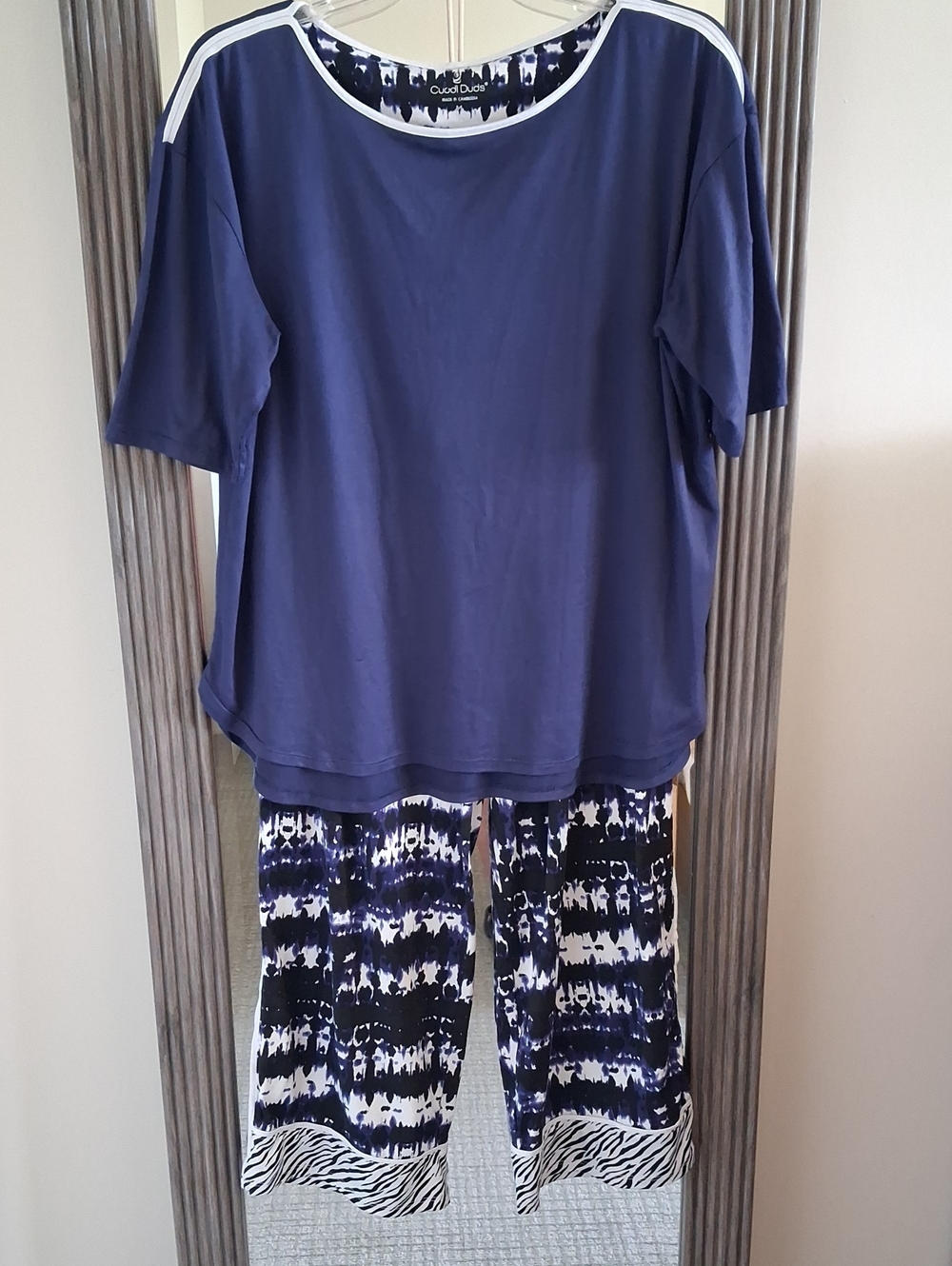 Cuddl Duds Short Sleeve Cropped Blue & White Tie-Dye Pajama Set - Size Medium